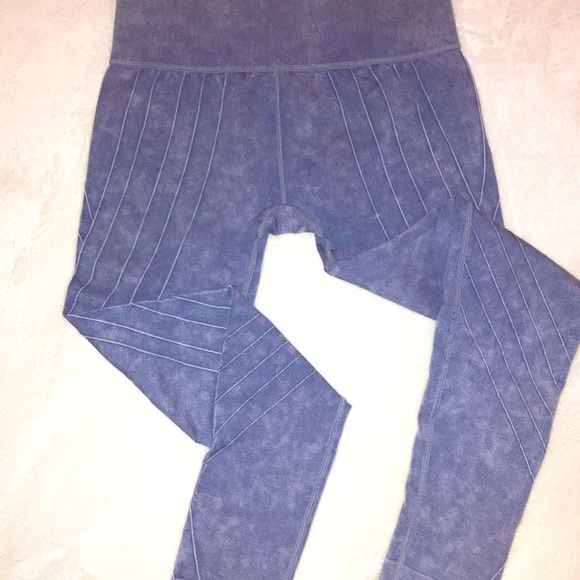 Betsey Johnson Faded Jean-like Leggings - Picture 2 of 6